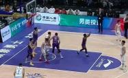 江苏男篮主场逆转击败广东男篮，夺得胜利