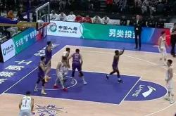 江苏男篮主场逆转击败广东男篮，夺得胜利
